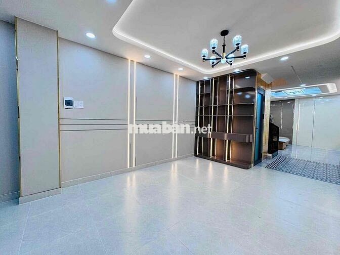 Nhà Mới Có Thang Máy, Hẻm Xe Hơi, Trung Tâm Phú Nhuận