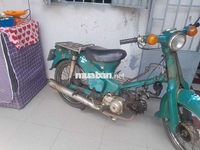 Honda Cub .giấy tờ đầy đủ.ko có số máy giá.1tr800k