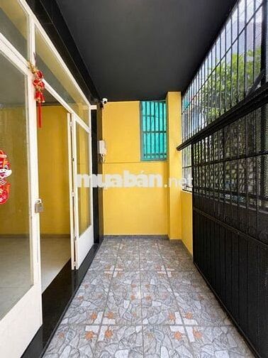 BÁN NHÀ ĐƯỜNG NGUYÊN HỒNG - 3 TẦNG BTCT 4PN 3WC - NGANG LỚN VUÔNG VỨC
