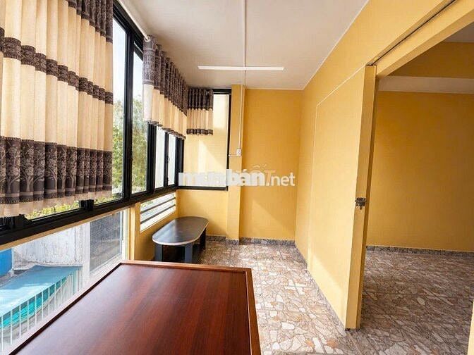 BÁN NHÀ ĐƯỜNG NGUYÊN HỒNG - 3 TẦNG BTCT 4PN 3WC - NGANG LỚN VUÔNG VỨC