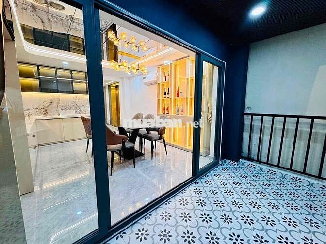 Nhà Mới Có Thang Máy, Hẻm Xe Hơi, Trung Tâm Phú Nhuận