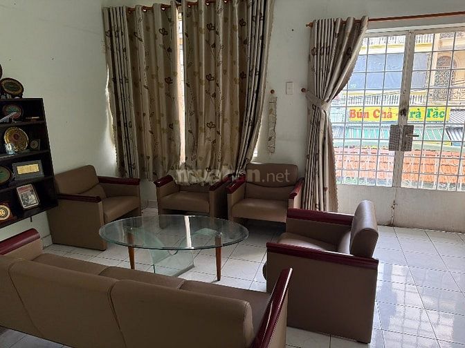 Nhà MT Hát Giang - Khu Sân Bay 10,7x17,6 -3 tầng tiện xây Hầm 7 lầu