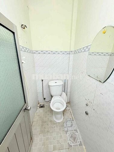 Nhà Sân vườn 2 phòng hẻm Trần Hoàng Na