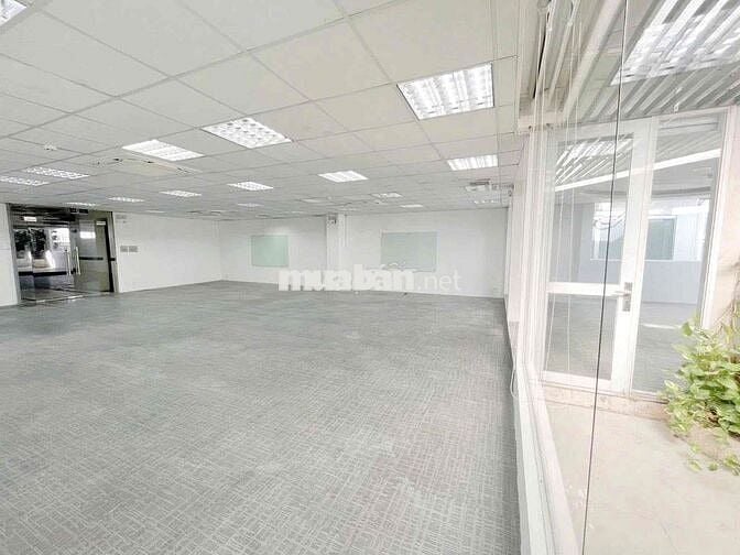 Cho thuê VP Út Tịch 210m2 sàn suốt đầy đủ ánh sáng tự nhiên