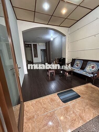 Chính chủ cho thuê mặt bằng 30m² tầng 1 mặt đường Hoàng Hoa Thám