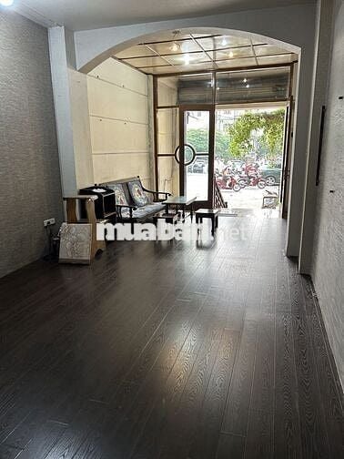 Chính chủ cho thuê mặt bằng 30m² tầng 1 mặt đường Hoàng Hoa Thám
