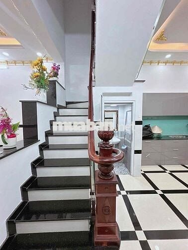 NHÀ ĐẸP 4 TẦNG GẦN TÂN QUÝ SIÊU THỊ AEON 40m2 4x10 Hướng Đông Nam