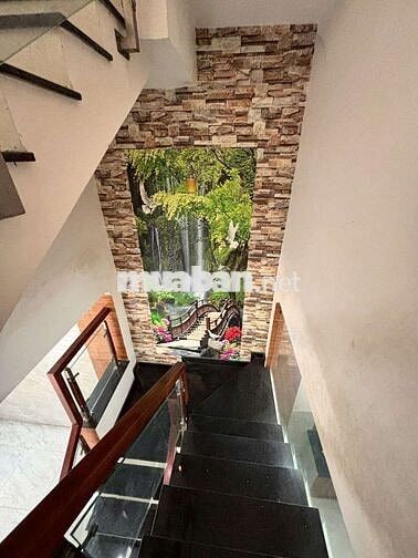Nhà Bến Lội [5x11, 3 lầu, 5pn, 4toilet] có nội thất