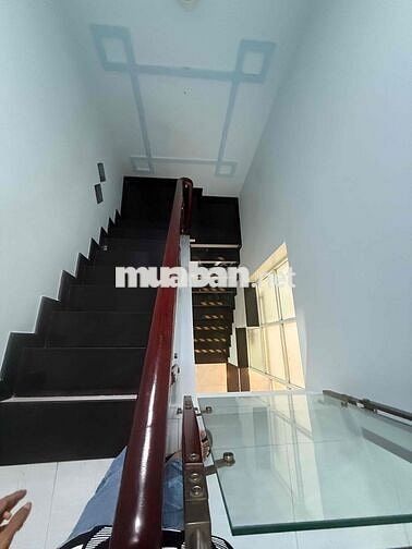 nhà thuê Bùi tư toàn an lạc bình Tân DT 128m giá 8tr5