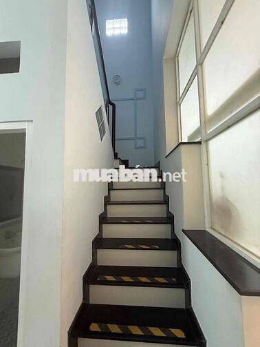 nhà thuê Bùi tư toàn an lạc bình Tân DT 128m giá 8tr5