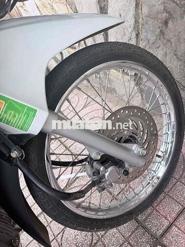 Honda Future Trắng Xăng