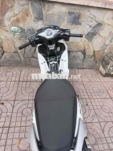 Honda Future Trắng Xăng