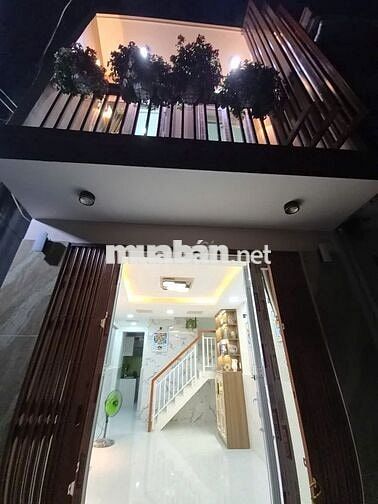 Nhà đẹp sát Quận trung tâm - Quận 8 - 3 phòng ngủ có pn trệt