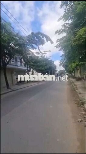 NHÀ LÀM VĂN PHÒNG, NHÀ NGUYÊN CĂN
