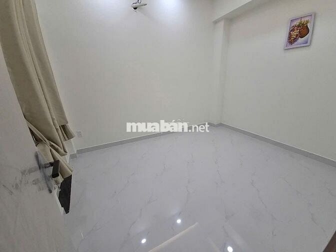 Nhà đẹp sát Quận trung tâm - Quận 8 - 3 phòng ngủ có pn trệt