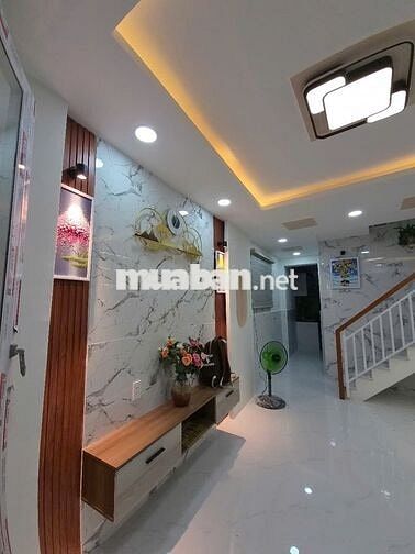 Nhà đẹp sát Quận trung tâm - Quận 8 - 3 phòng ngủ có pn trệt