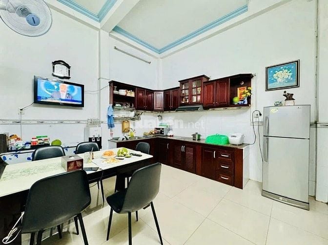 về quê bán nhà 58m2,3PN,2WC,5,528 tỷ, đình phong phú, hẻm ô tô