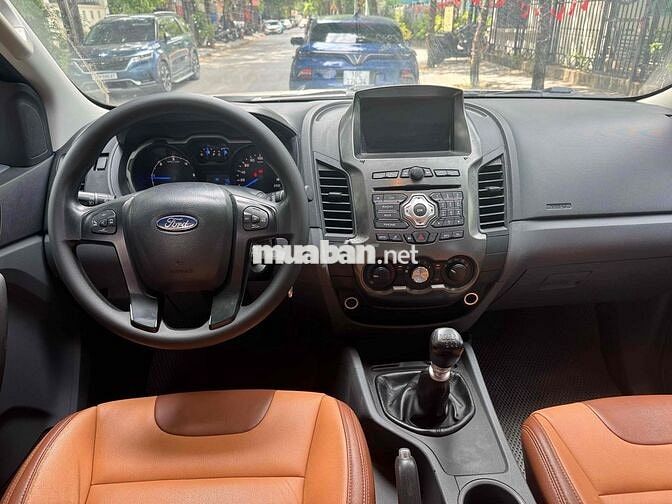 Ford Ranger XLS 2017 Số sàn Vàng cát