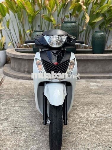 Honda SH125 Ý Trắng số máy 1059 xe đẹp nguyên rin
