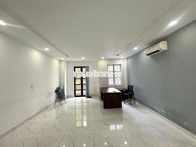 CHO THUÊ VĂN PHÒNG CITYLAND CÓ NỘI THẤT, CÓ HẦM ĐỂ XE 6TR