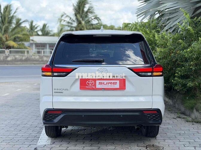 Toyota Innova Cross 2.0V 2024 Trắng 58.000 Km
