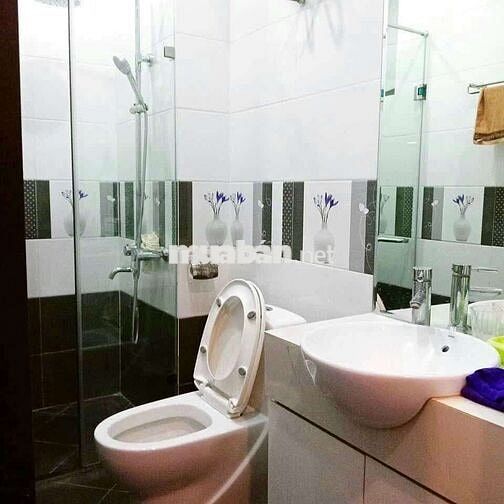 🔥 Nhà Đẹp Nguyễn Văn Cừ 30m - 2PN Chỉ 9 Triệu – Vào Ở Ngay!