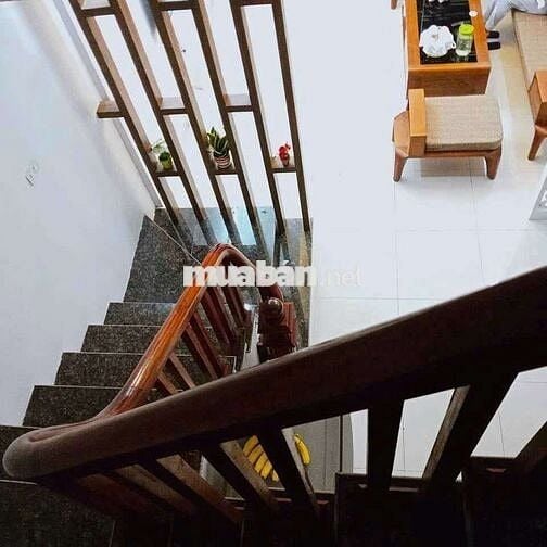 🔥 Nhà Đẹp Nguyễn Văn Cừ 30m - 2PN Chỉ 9 Triệu – Vào Ở Ngay!