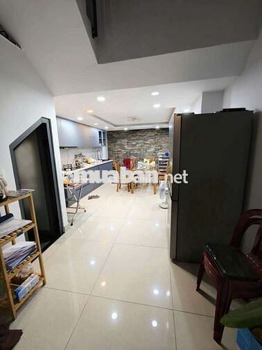 Mặt tiền đg Cư xá rada, p13 Quận 6