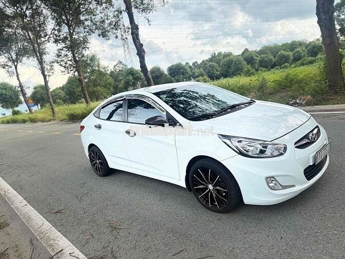 Hyundai Accent 2012 Trắng Tự động 1.4 AT