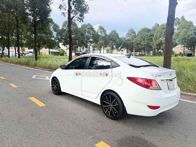 Hyundai Accent 2012 Trắng Tự động 1.4 AT