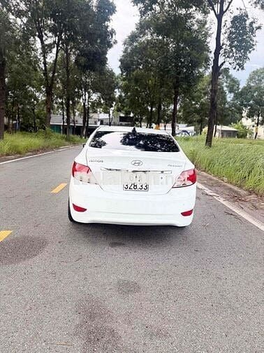 Hyundai Accent 2012 Trắng Tự động 1.4 AT