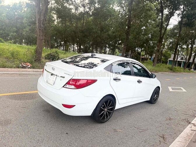 Hyundai Accent 2012 Trắng Tự động 1.4 AT