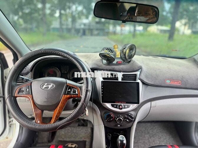 Hyundai Accent 2012 Trắng Tự động 1.4 AT
