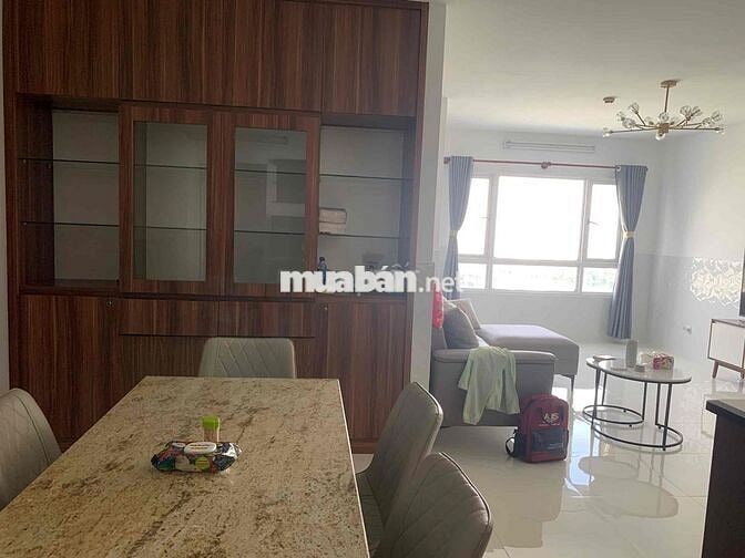 Cần bán căn hộ chung cư Đất Phương Nam 141m2 gồm 3 phòng ngủ lớn