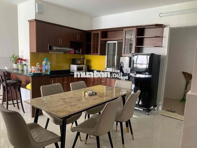 Cần bán căn hộ chung cư Đất Phương Nam 141m2 gồm 3 phòng ngủ lớn