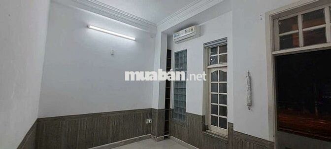 cho thuê nguyên căn 3 tầng mặt tiền Lê Văn Hiến gần Bùi Tá Hán