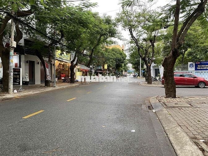 Trệt 3 lầu trống suốt Thang Máy cách Nguyễn thị Thập 50m