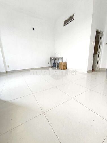 SIÊU PHẨM 2PN BAN CÔNG GẦN CHỢ ĐẦU MỐI