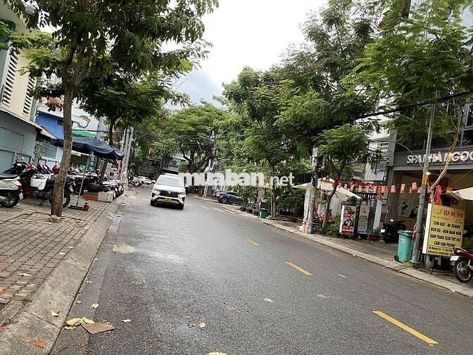 Trệt 3 lầu trống suốt Thang Máy cách Nguyễn thị Thập 50m