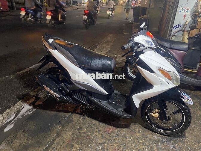 Yamaha Luvias 2012 Trắng
