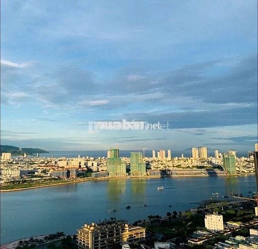 Bán căn hộ 2 PN 2 WC view Sông Hàn thoáng đối diện khán đài Pháo Hoa