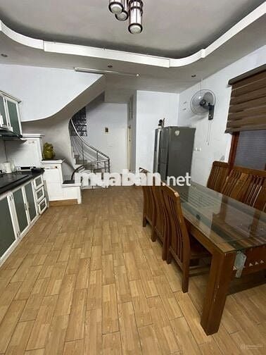 Cho thuê nhà riêng ngõ 132 Lò Đúc -40m2- 4 tầng