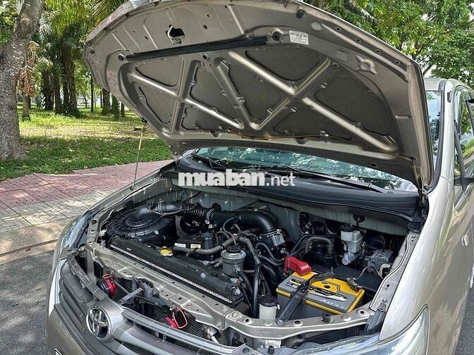 Toyota Innova 2013 Bản E Số sàn Vàng cát