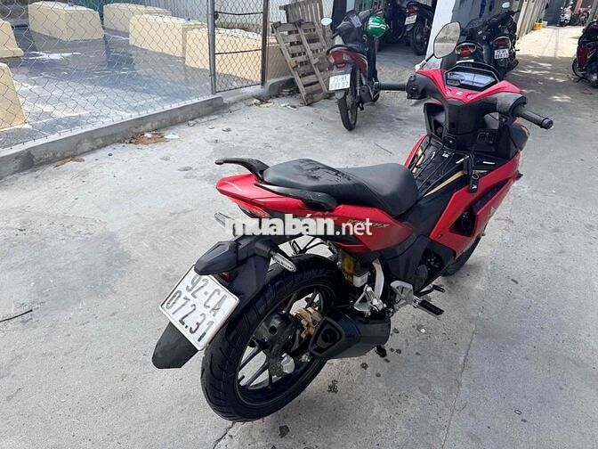 cần bán Winner v4 abs Đỏ