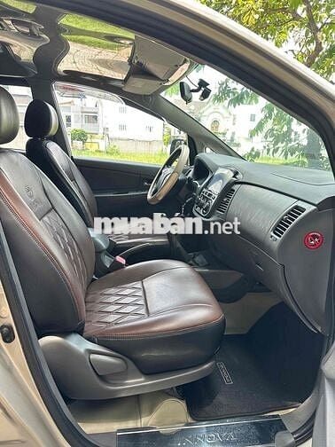 Toyota Innova 2013 Bản E Số sàn Vàng cát
