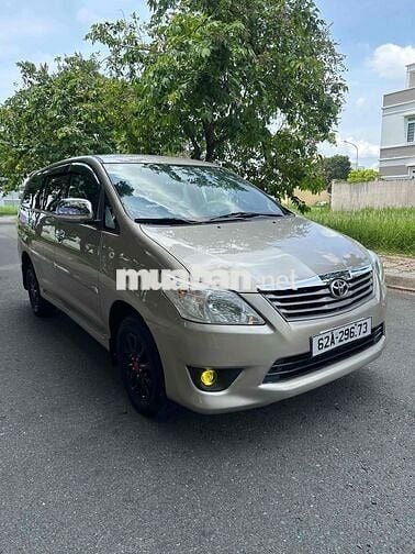 Toyota Innova 2013 Bản E Số sàn Vàng cát