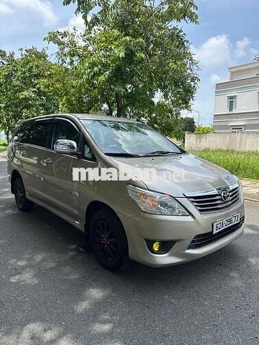 Toyota Innova 2013 Bản E Số sàn Vàng cát
