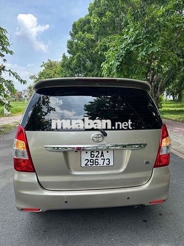 Toyota Innova 2013 Bản E Số sàn Vàng cát