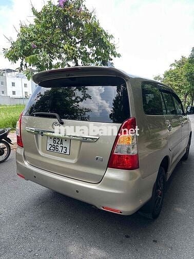Toyota Innova 2013 Bản E Số sàn Vàng cát