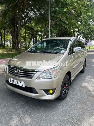 Toyota Innova 2013 Bản E Số sàn Vàng cát